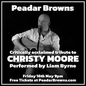 christy moore may16 Chris Kavanagh at Peadar Kearneys
